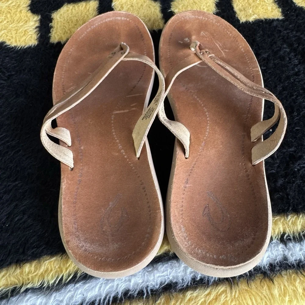 Size 39/W9 - OluKai Kapehe Luana Flip Flops Womens Sahara Leather Shoes